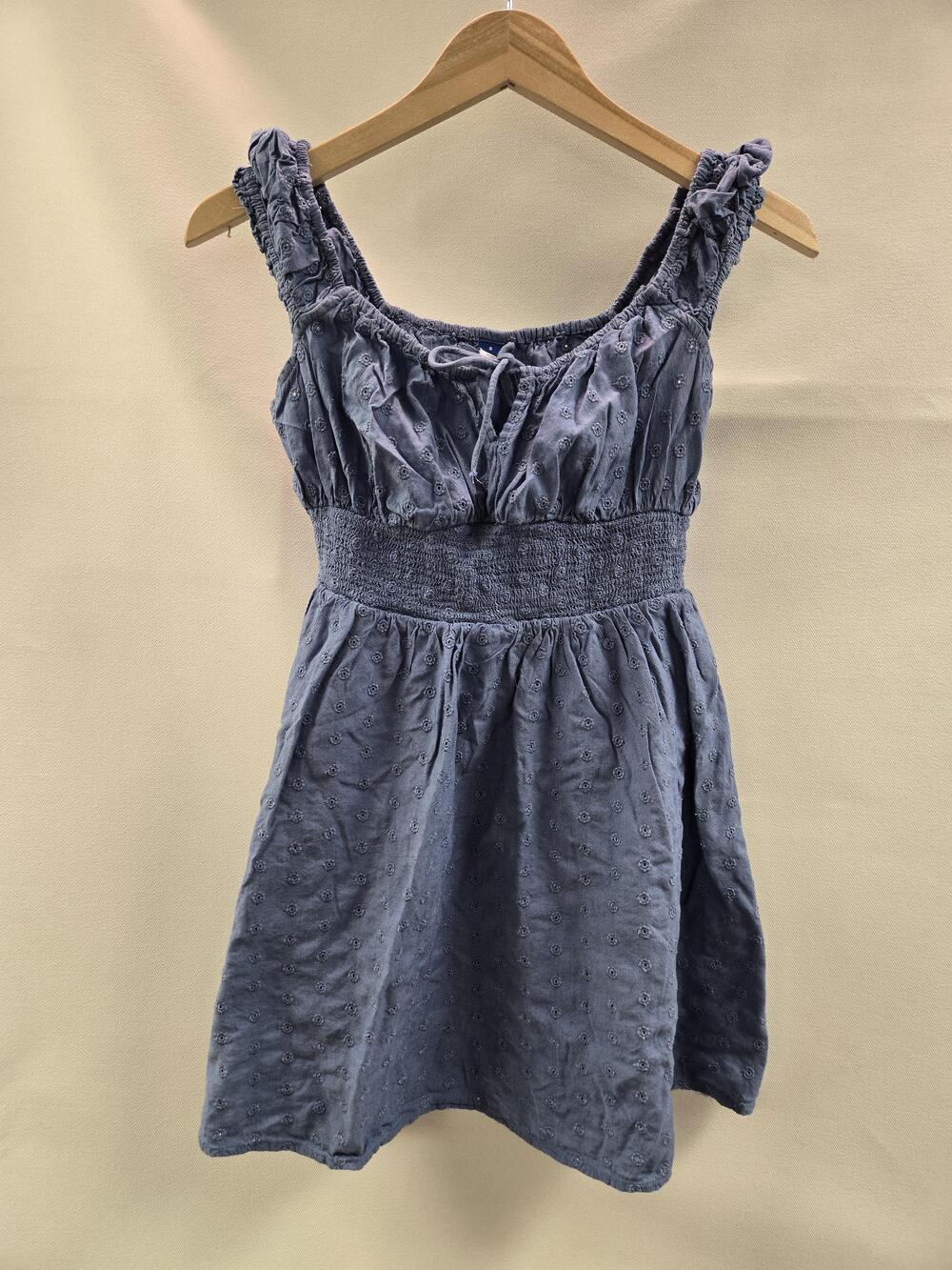 Old Navy Dress Womens Small Blue Eyelet Smocked Waist Sleeveless Lined Summer